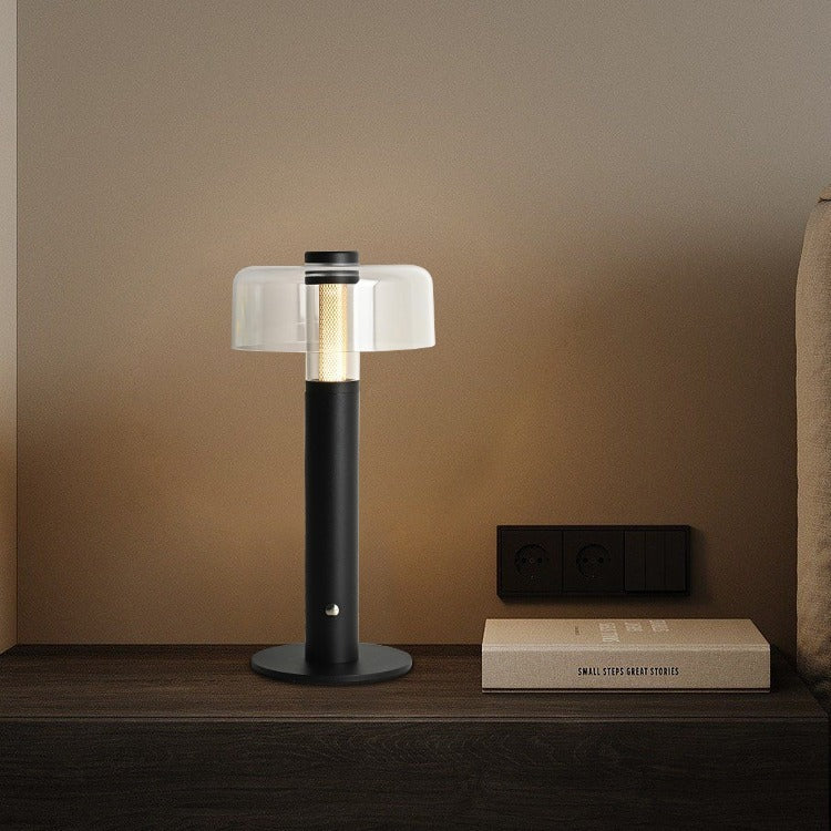 Eleganza Moderna con Lampada da Tavolo Dimmerabile