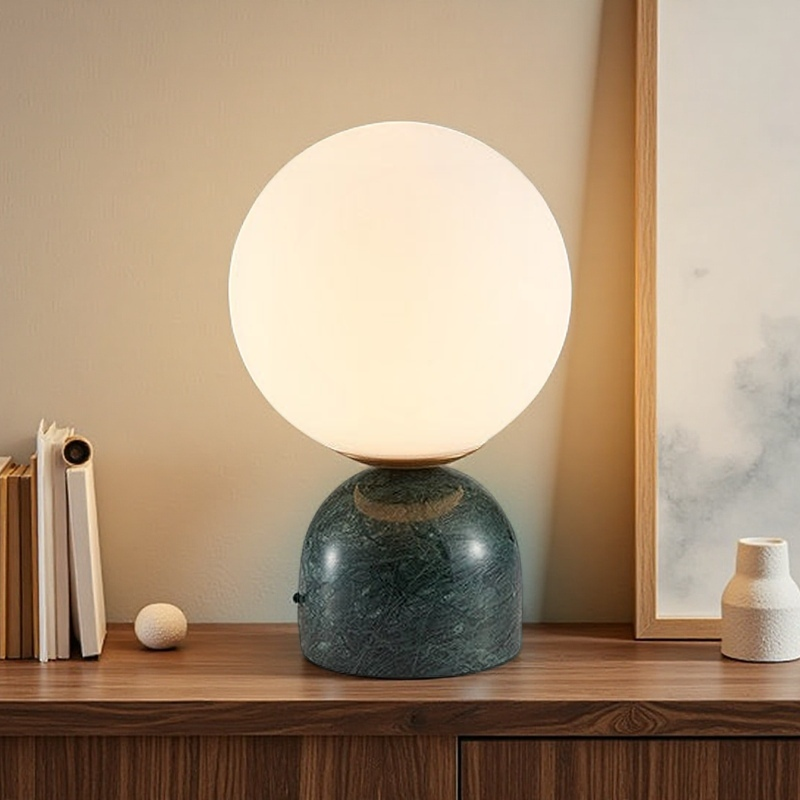 Eleganza in Vetro: La Lampada Perfetta per Ogni Ambiente