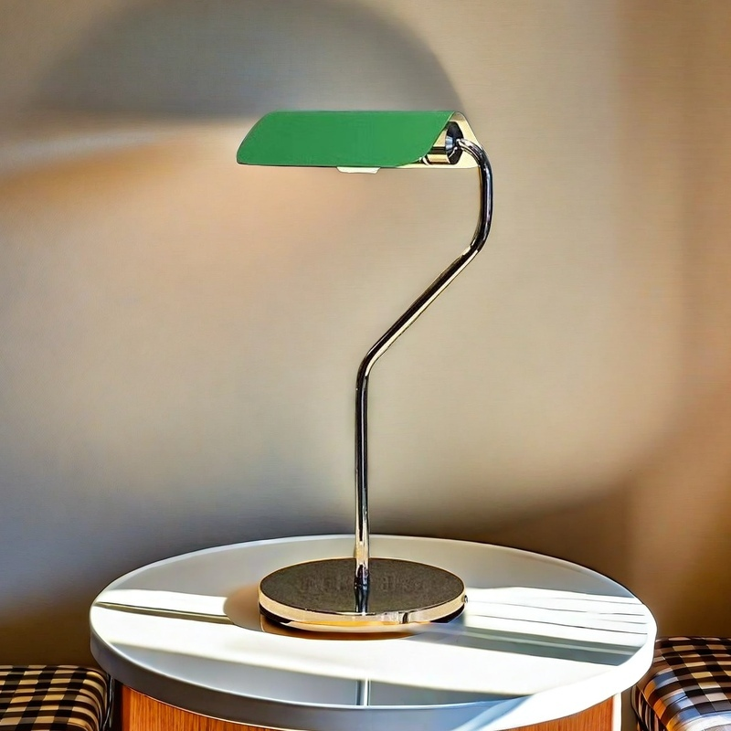 Lampada da Scrivania Moderna - Eleganza Minimalista per Camera e Studio