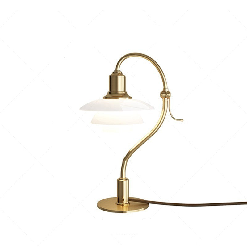 Raffinatezza Luminosa con Lampada da Comodino Decorativa