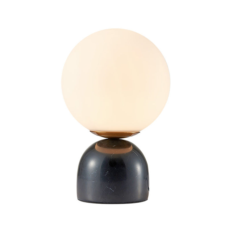 Eleganza in Vetro: La Lampada Perfetta per Ogni Ambiente