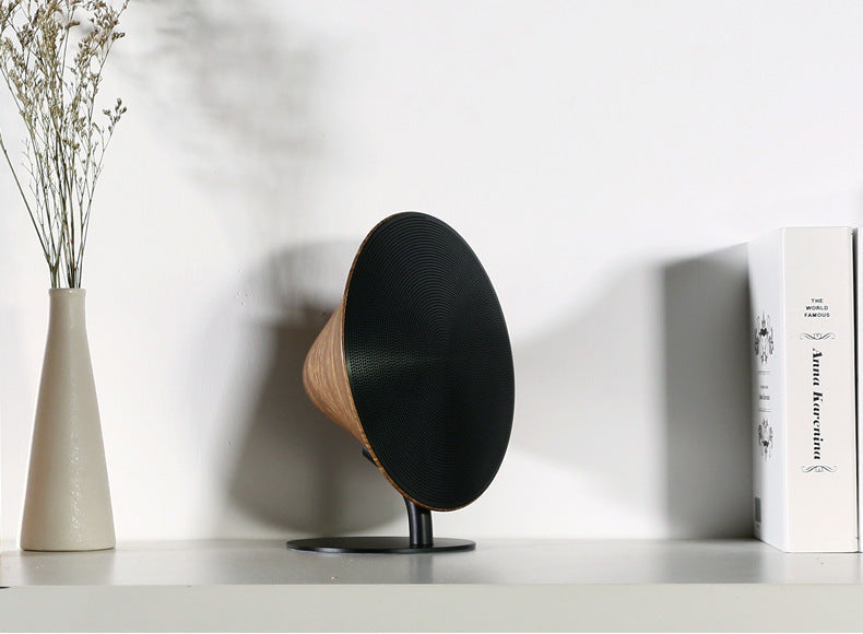 Elegante Subwoofer in Legno - Audio Potente e Design Raffinato