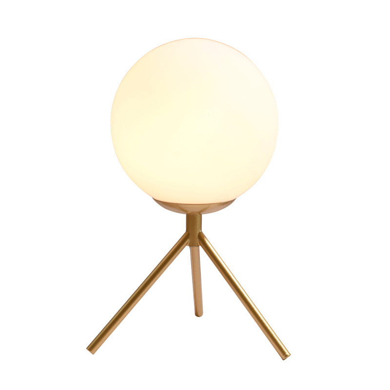 Eleganza Contemporanea con Lampada in Ferro e Vetro