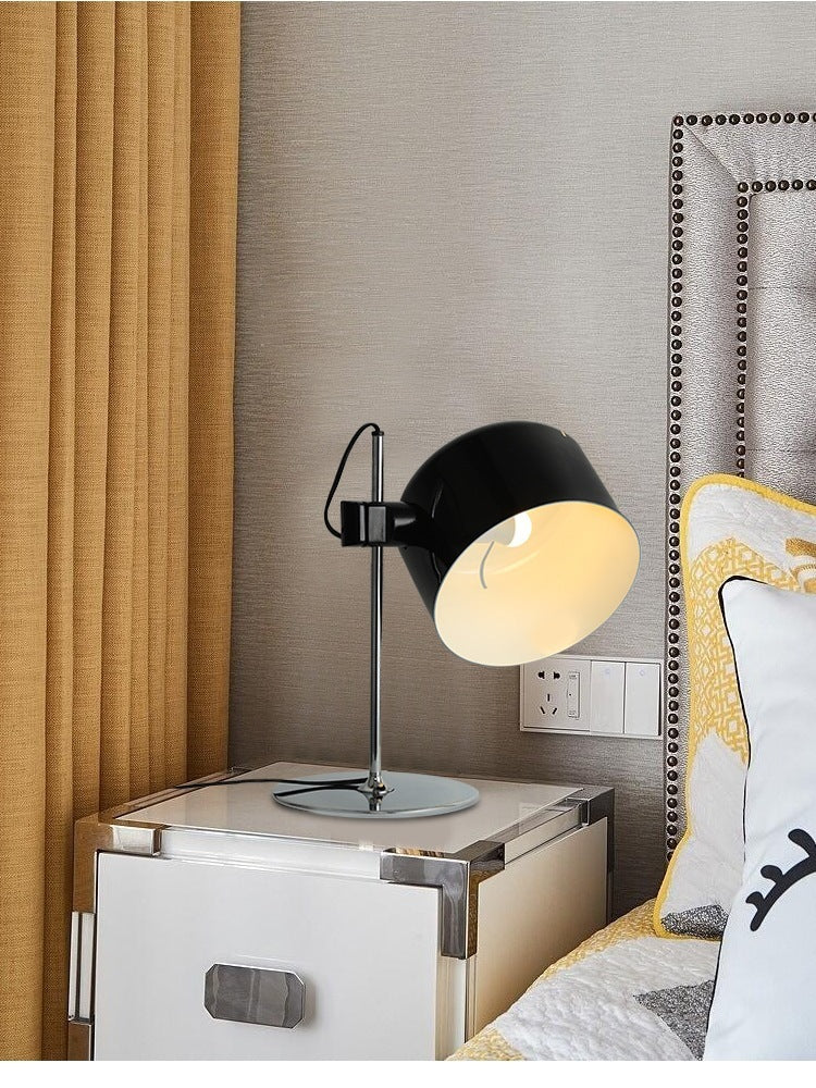 Eleganza Minimalista con Lampada da Tavolo Moderna