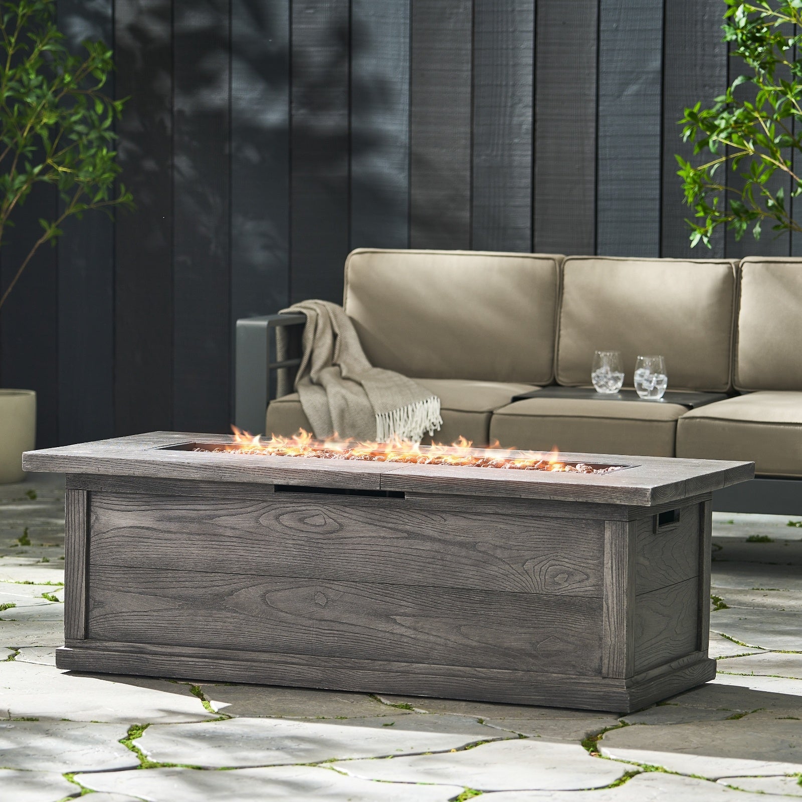 Tavolo Fuoco Rettangolare per Esterni - Eleganza e Calore per il Tuo Giardino
