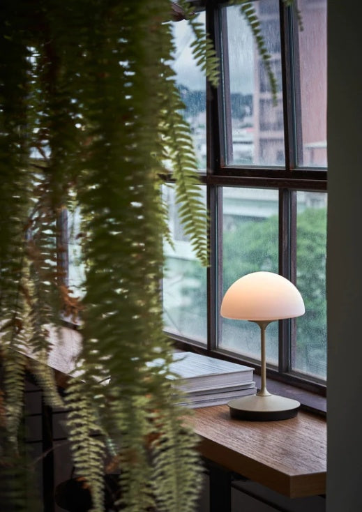 Lampada Decorativa a Fungo - Eleganza Contemporanea per Uffici e Spazi Creativi