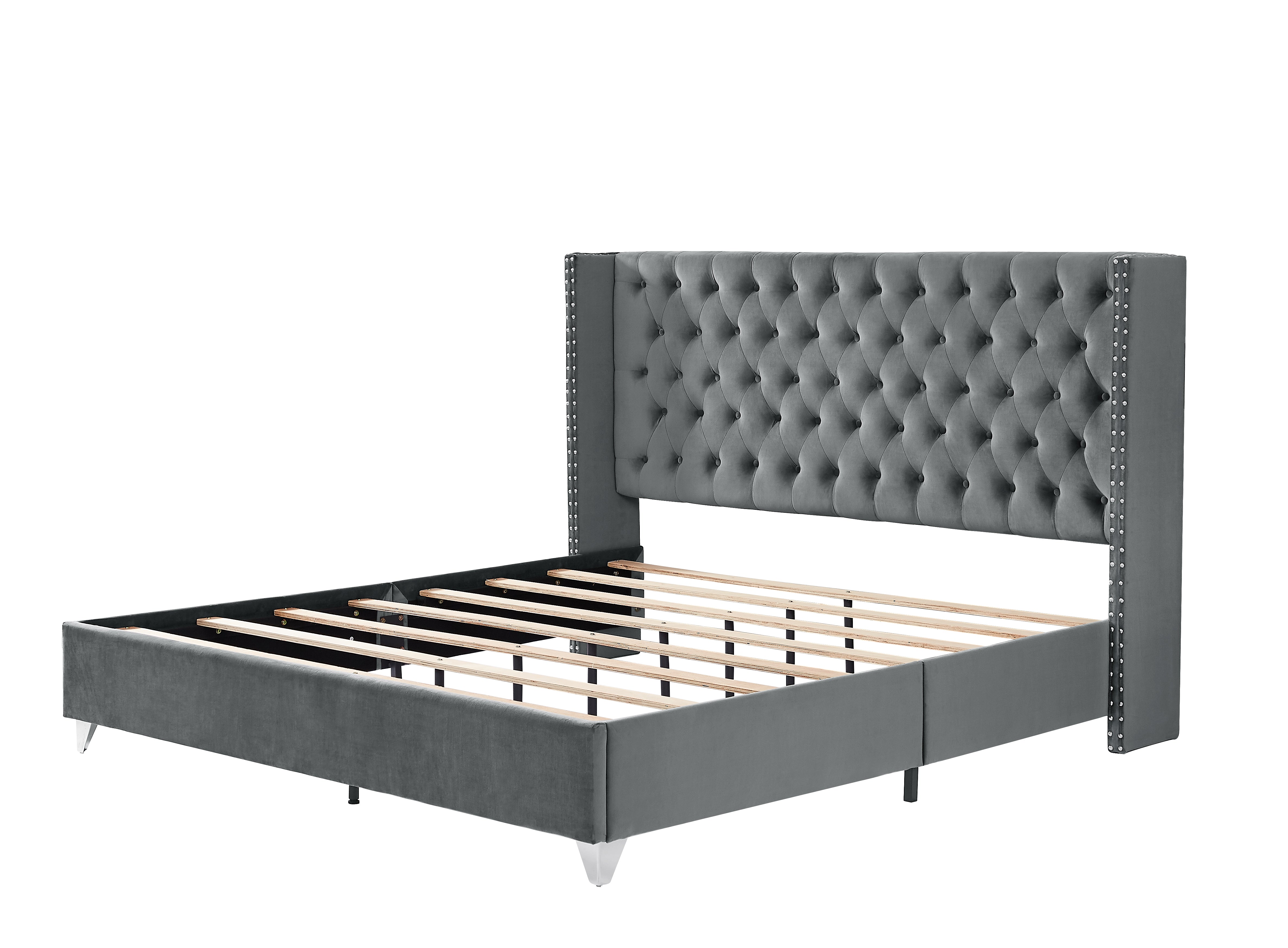 Reale Eleganza: Letto King B100S con Comodino e Testiera Imbottita dal Design Esclusivo