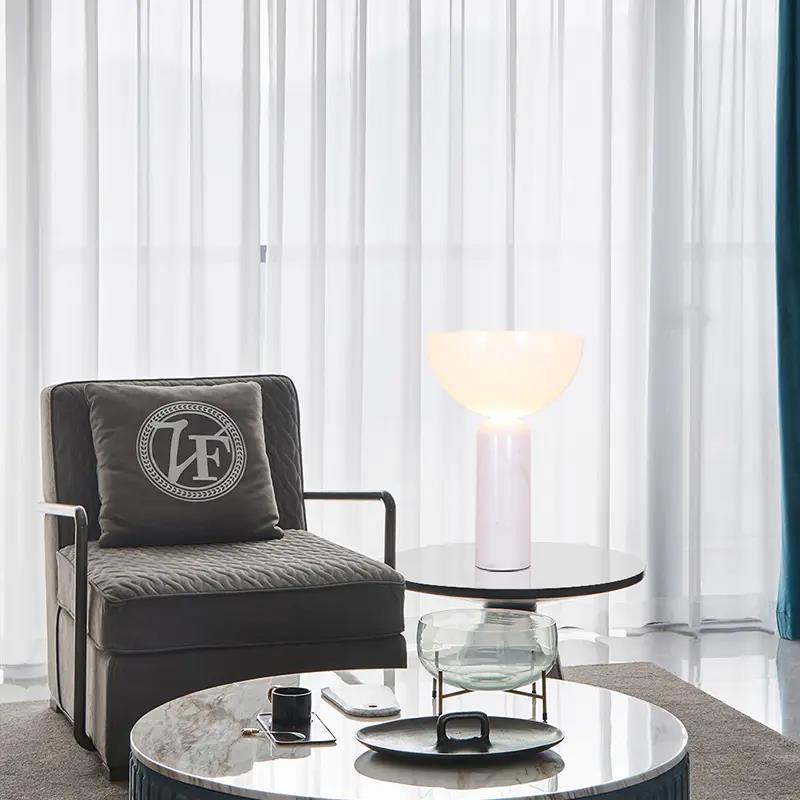 Lampada da Tavolo Creativa - Illuminazione Moderna per la Tua Casa