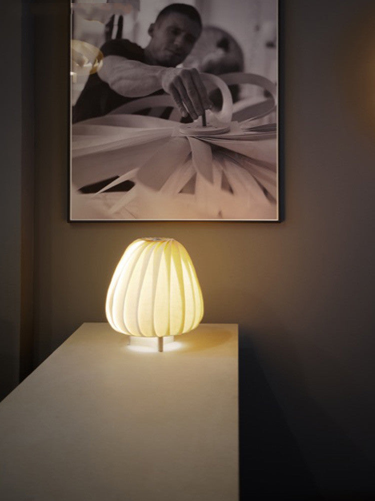 Lampada da Tavolo Minimalista Moderna - Luce ed Eleganza per i Tuoi Spazi
