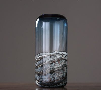 Eleganza Creativa con Vaso in Vetro Ondulato