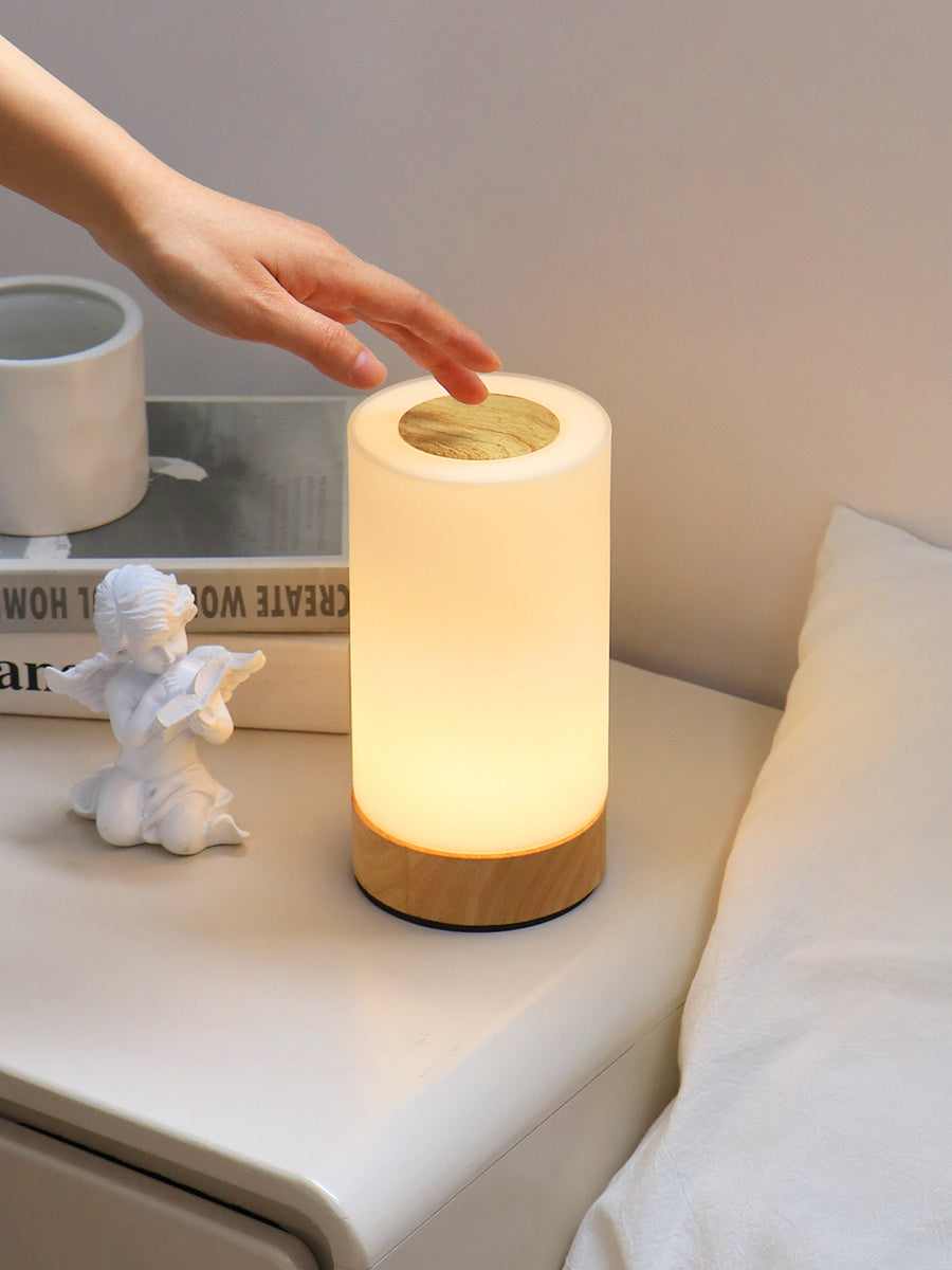 Eleganza e Funzionalità con Lampada da Comodino Ricaricabile