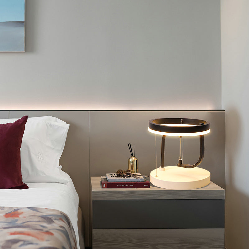Lampada da Comodino LED Moderna - Luce Soffusa e Design Essenziale