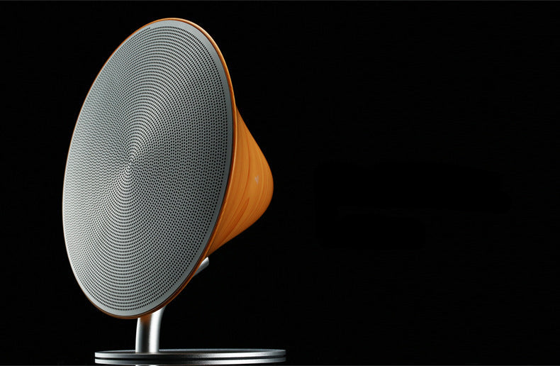 Elegante Subwoofer in Legno - Audio Potente e Design Raffinato