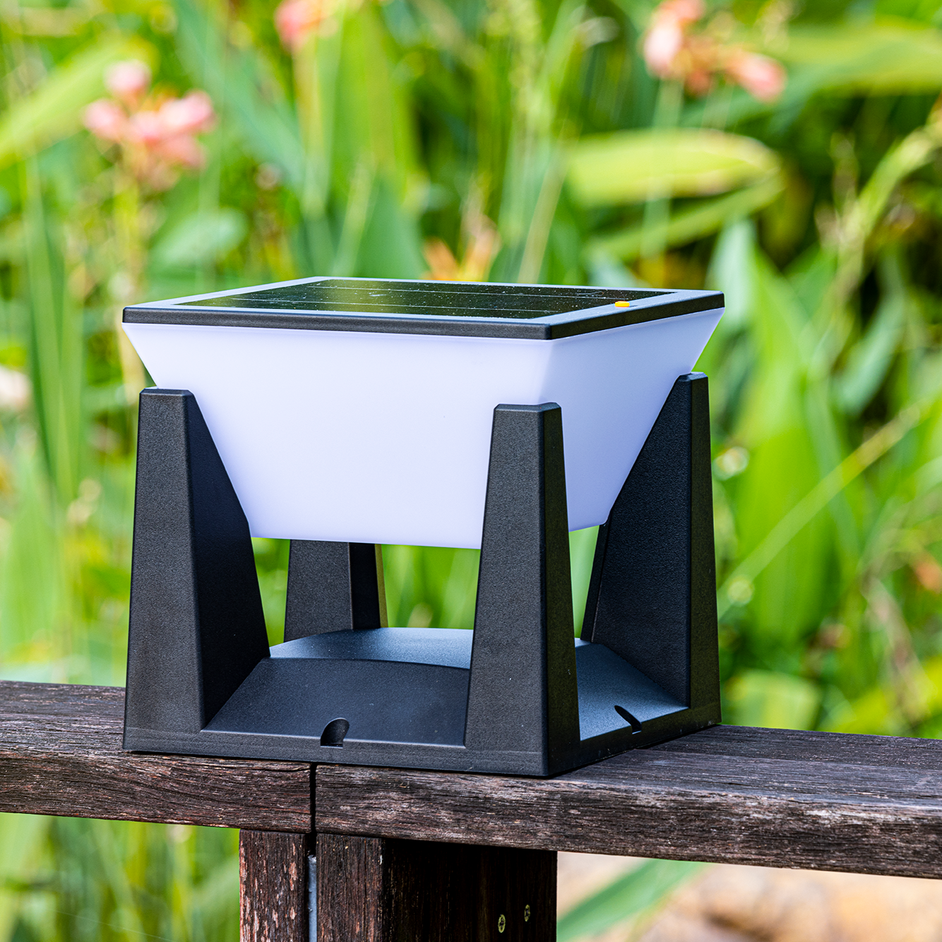 Luci a Colonna Solari per Recinzione - Illuminazione Moderna e Impermeabile per Giardini