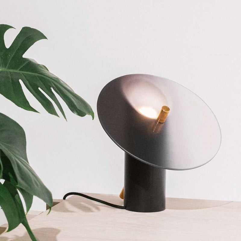 Eleganza Postmoderna con Lampada Creativa Nordica