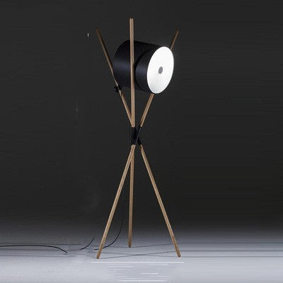 Eleganza Naturale con Lampada da Terra in Legno
