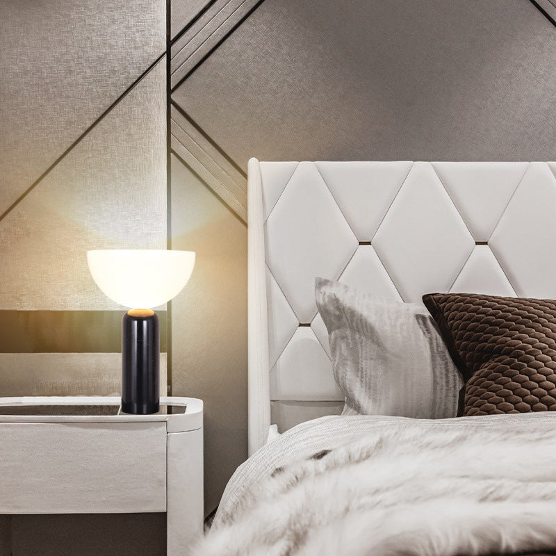 Lampada da Tavolo Creativa - Illuminazione Moderna per la Tua Casa