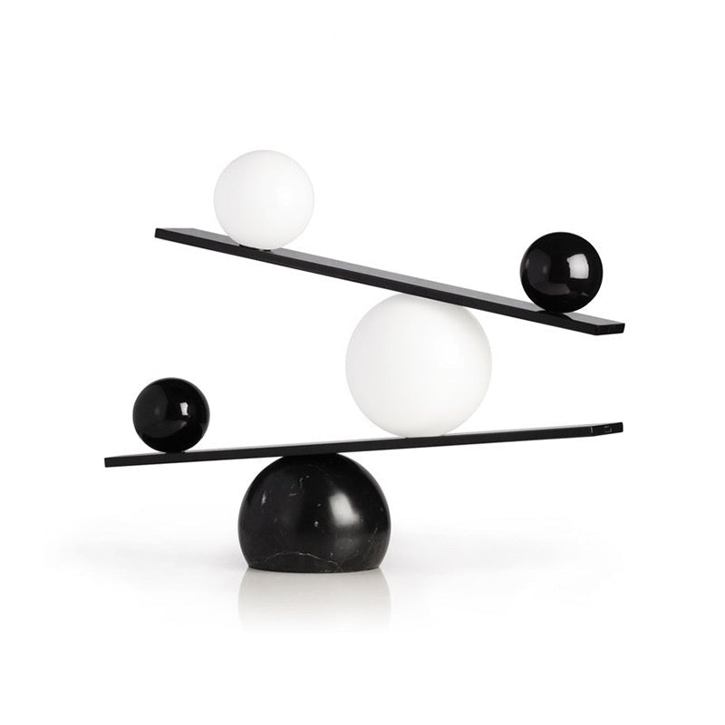 Luce Elegante Nordica - Lampada da Tavolo con Paralume in Tessuto