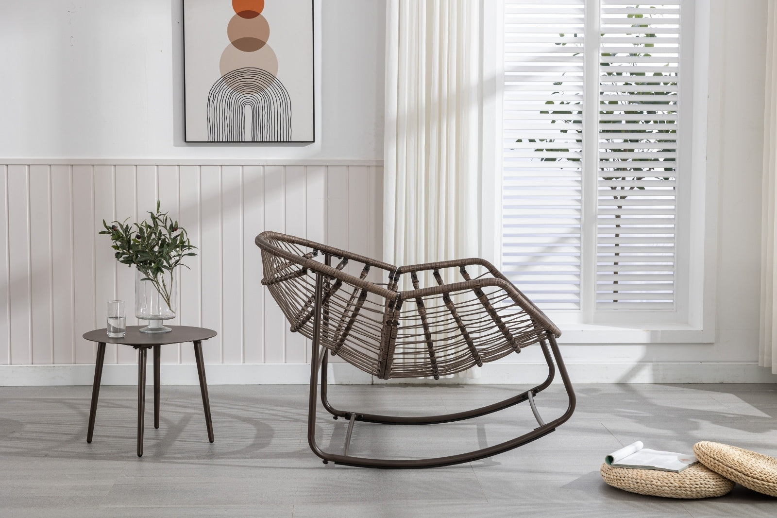 Sedia a Dondolo in Rattan con Cuscino - Comfort Naturale per Interni ed Esterni