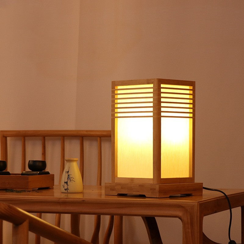 Eleganza Tradizionale con Lampada Decorativa Tatami