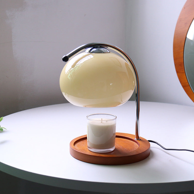 Eleganza Moderna con Lampada da Tavolo in Metallo e Vetro