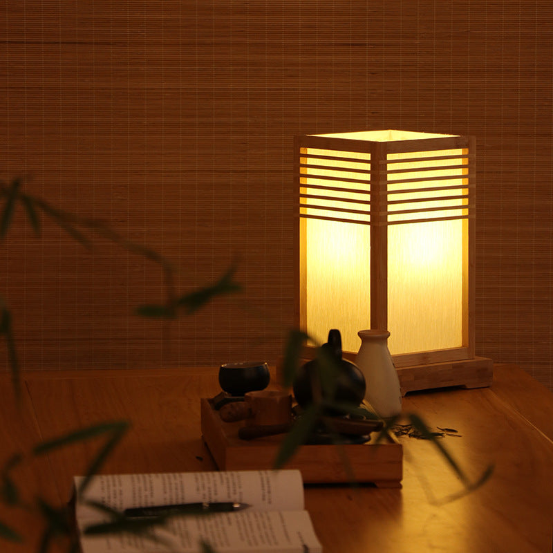 Eleganza Tradizionale con Lampada Decorativa Tatami
