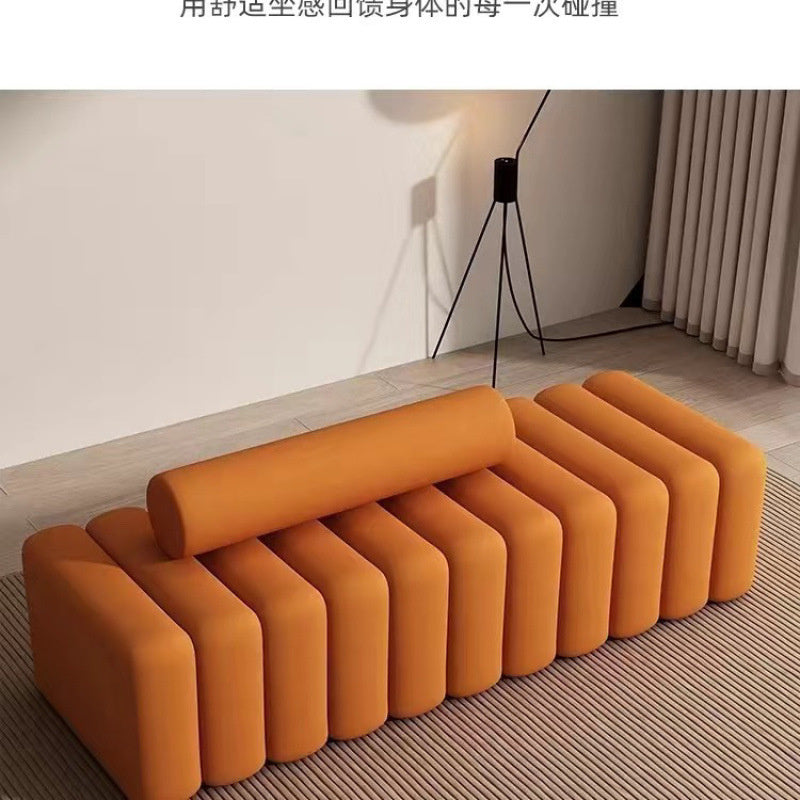 Eleganza Pratica con Sgabello Multifunzionale