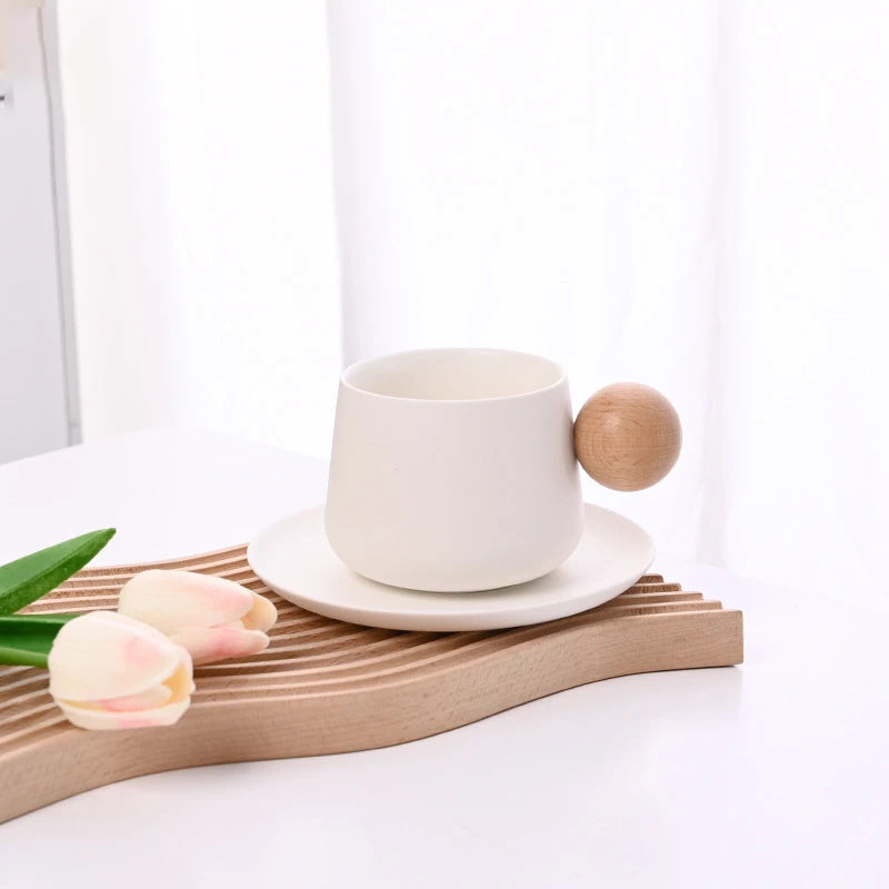 Tazza da Caffè con Manico in Legno: Eleganza e Comfort in Ogni Sorso