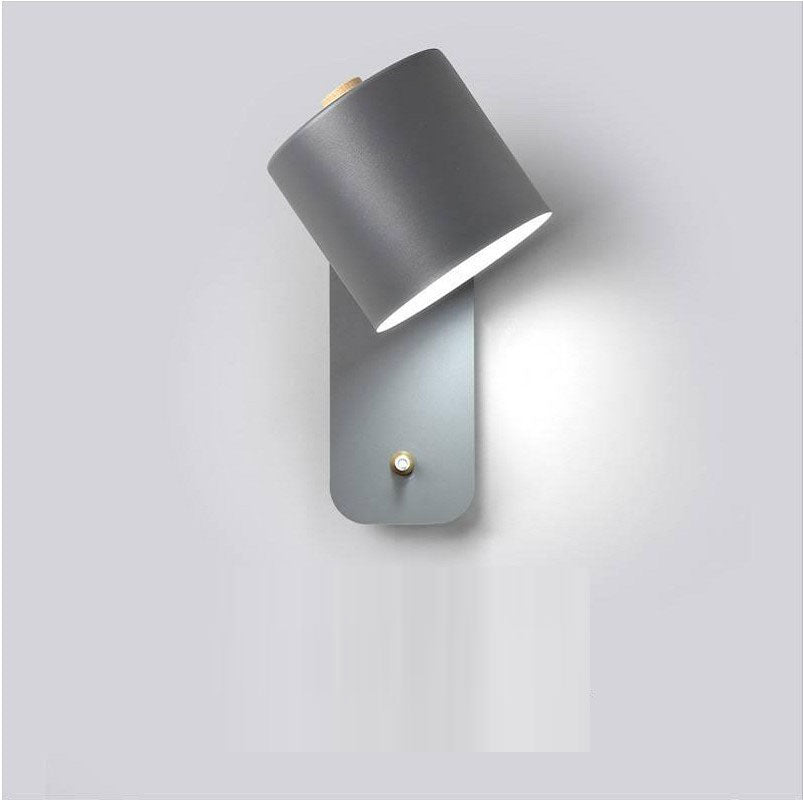 Eleganza Nordica con Lampada da Parete Minimalista