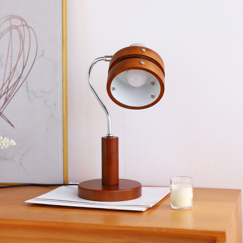 Fascino Retrò con Lampada da Tavolo in Noce Francese