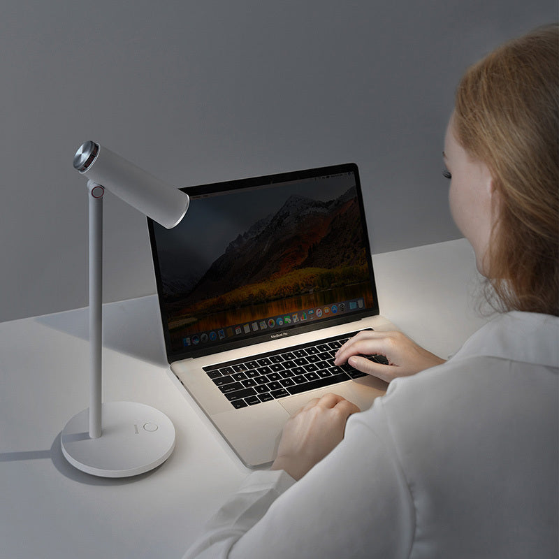 Lampada da Scrivania Serie I Wok - Eleganza e Versatilità per l'Ufficio