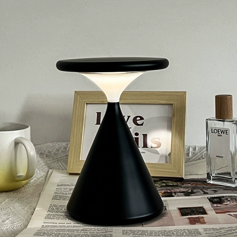 Praticità Moderna con Lampada da Tavolo Mini Portatile