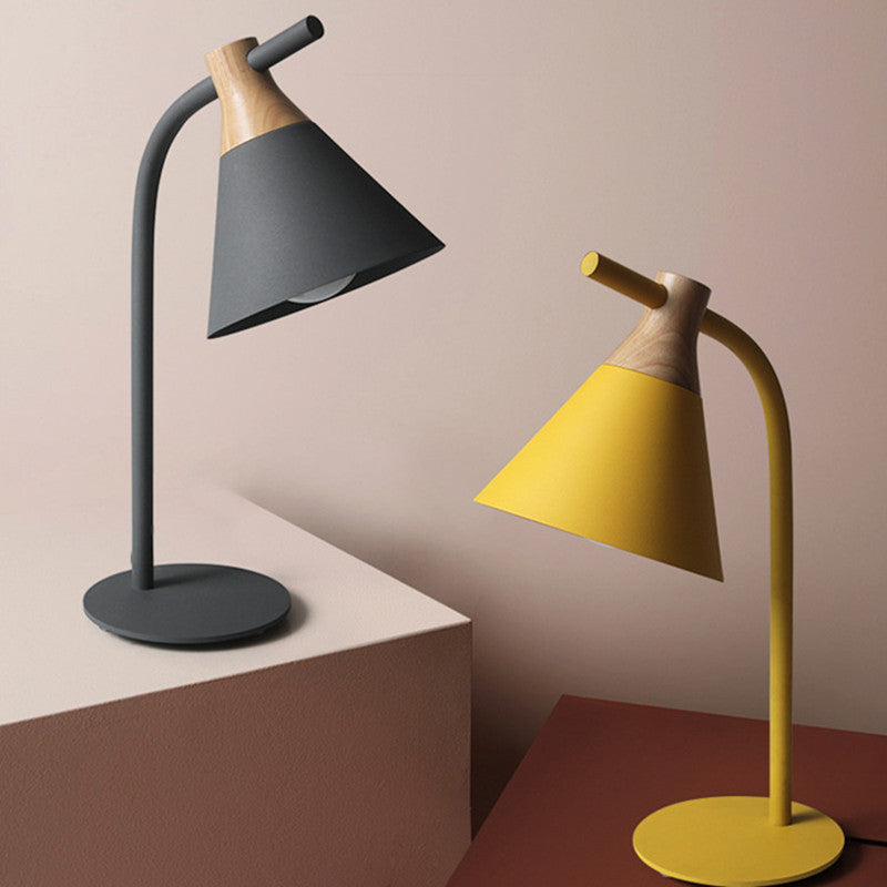 Lampada LED Decorativa: Colore e Stile per le Scrivanie dei Bambini