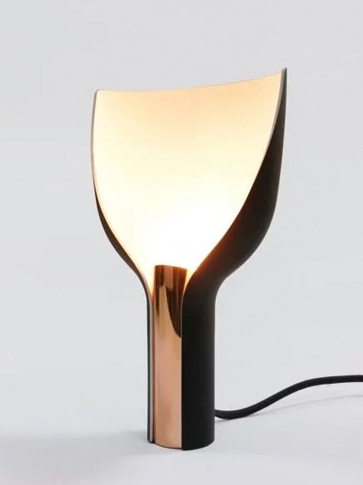 Eleganza Creativa con Lampada Decorativa da Tavolo