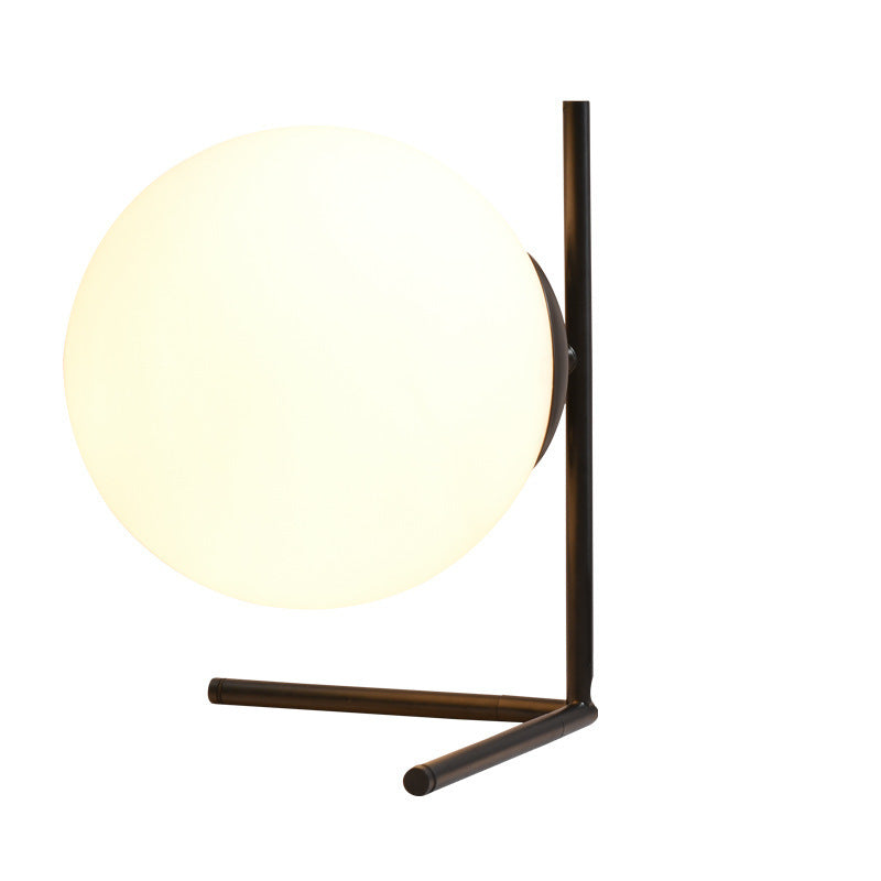 Lampada da Tavolo Moderna con Sfera di Vetro - Eleganza Nordica per la Camera da Letto