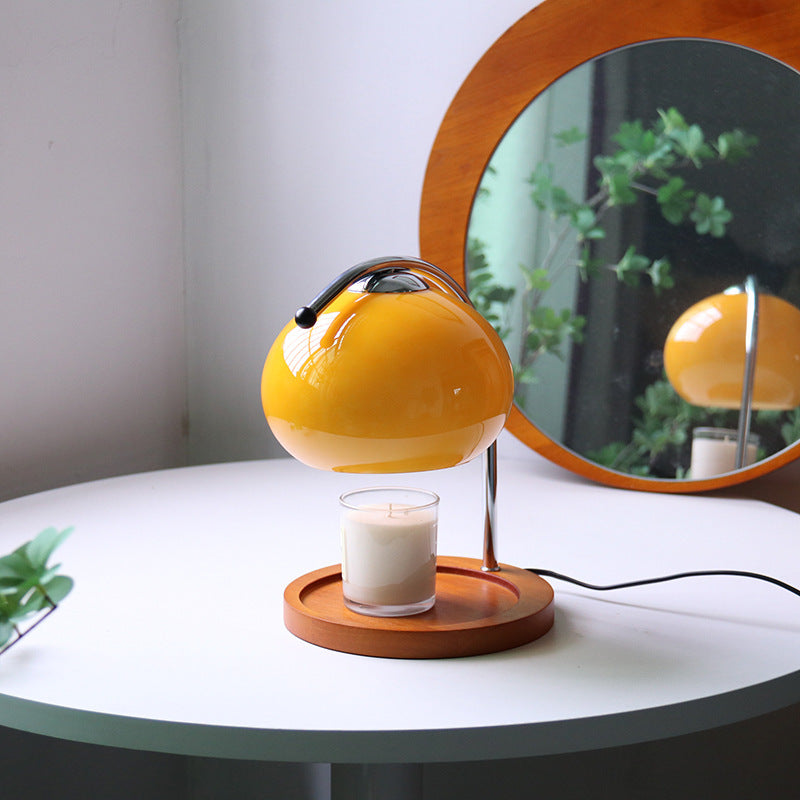 Eleganza Moderna con Lampada da Tavolo in Metallo e Vetro