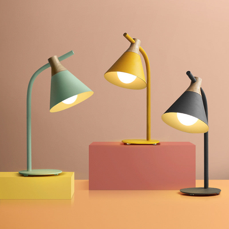Lampada LED Decorativa: Colore e Stile per le Scrivanie dei Bambini