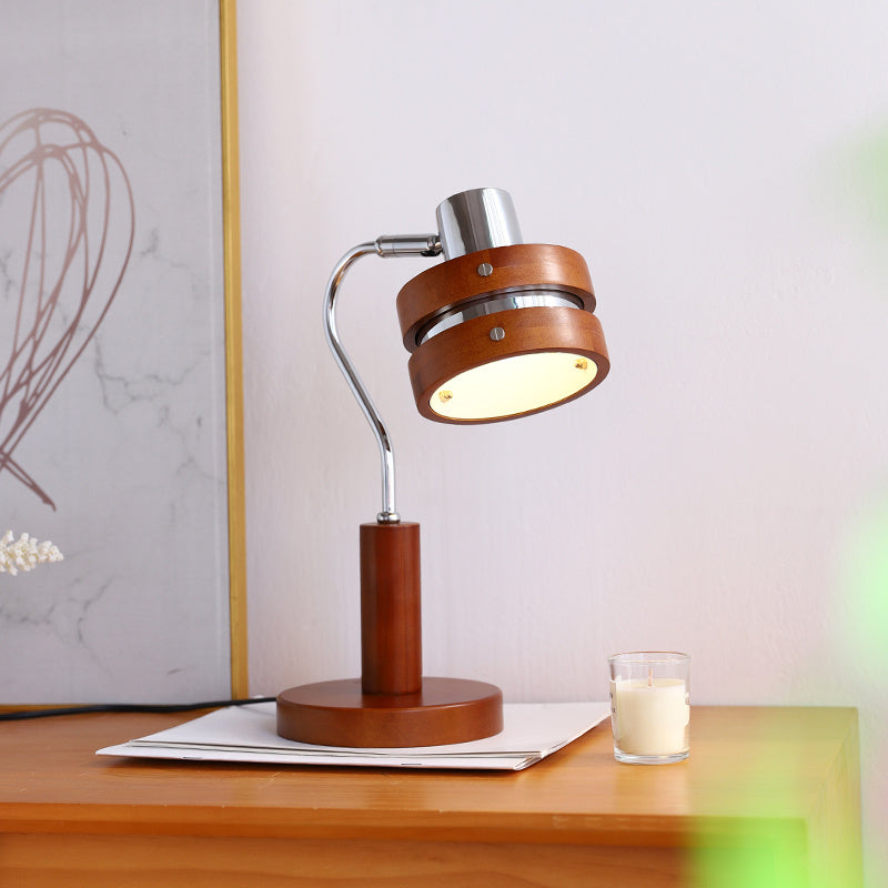 Fascino Retrò con Lampada da Tavolo in Noce Francese