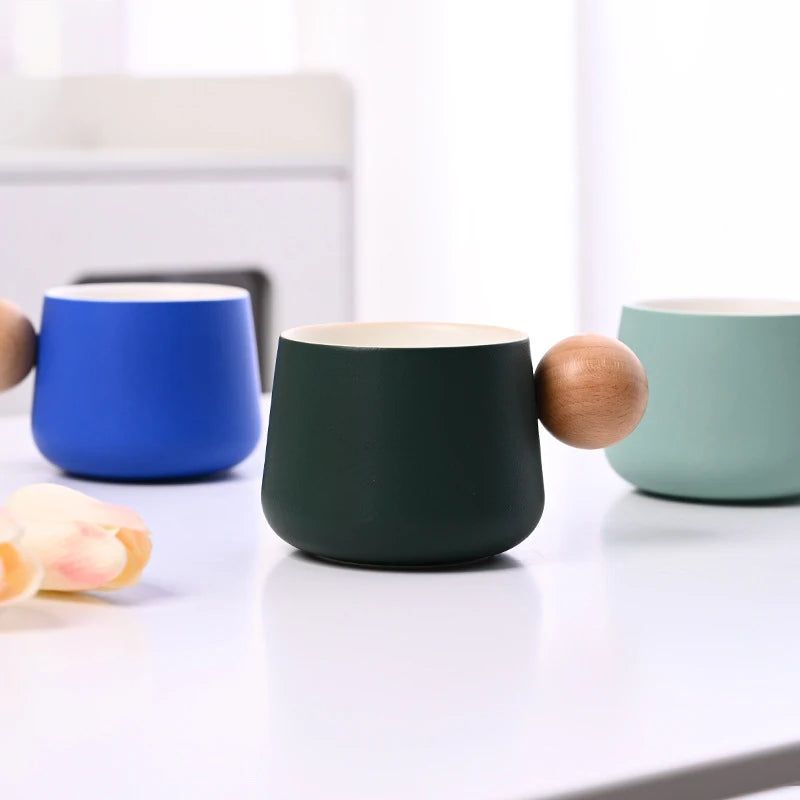 Tazza da Caffè con Manico in Legno: Eleganza e Comfort in Ogni Sorso