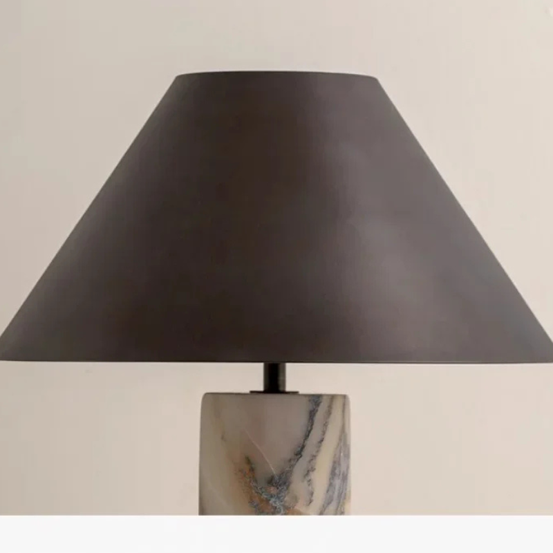 Venato — Lampada da tavolo in marmo, luce d’autore per casa e locali