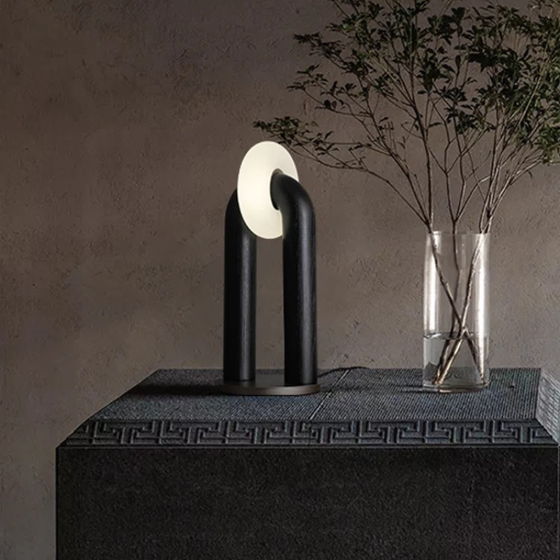 Lampada da Tavolo LED in Legno Massello – L'Arte della Luce che Dona Calore alla Tua Casa