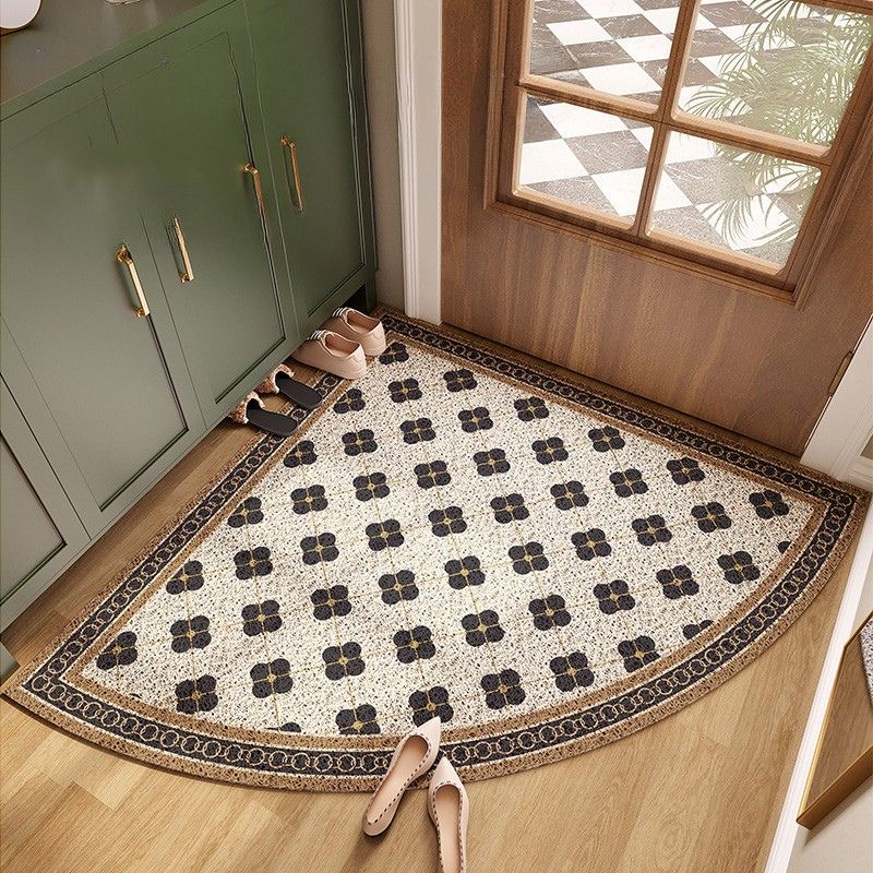 Lusso e Stile: Tappeto Semicircolare Semplice e Moderno