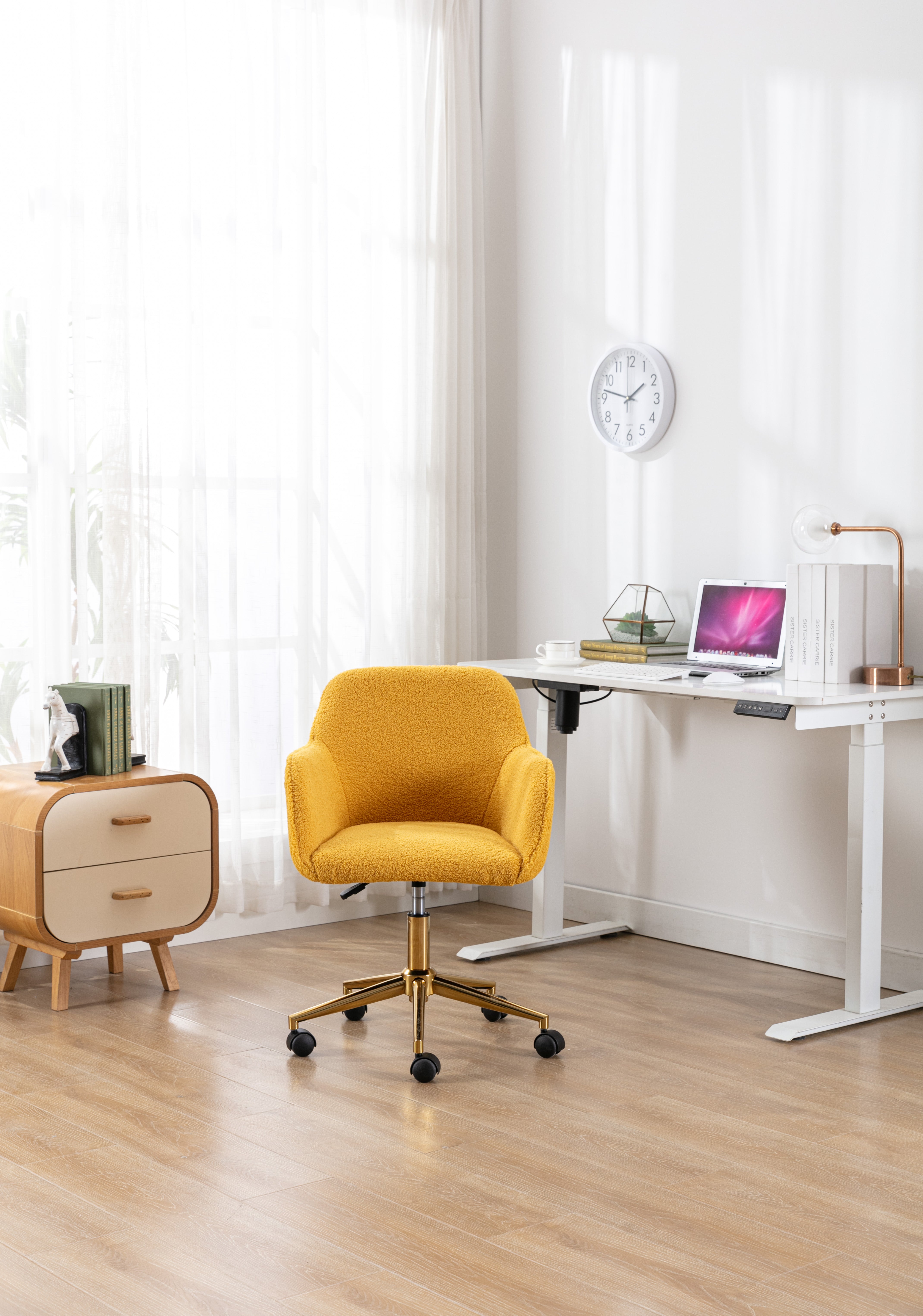Radioso Comfort: Sedia da Ufficio Moderna in Tessuto Teddy Regolabile in Altezza, Girevole a 360 Gradi - Giallo