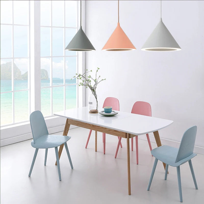Eleganza Nordica con Lampada a Sospensione LED