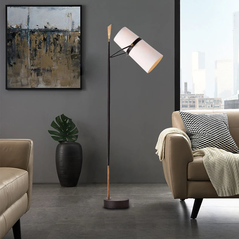 Eleganza Nordica con Lampada da Terra Moderna