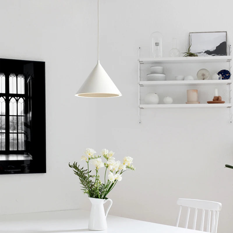Eleganza Nordica con Lampada a Sospensione LED