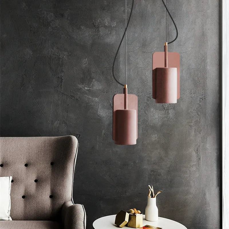 Eleganza Geometrica con Lampada a Sospensione in Cemento