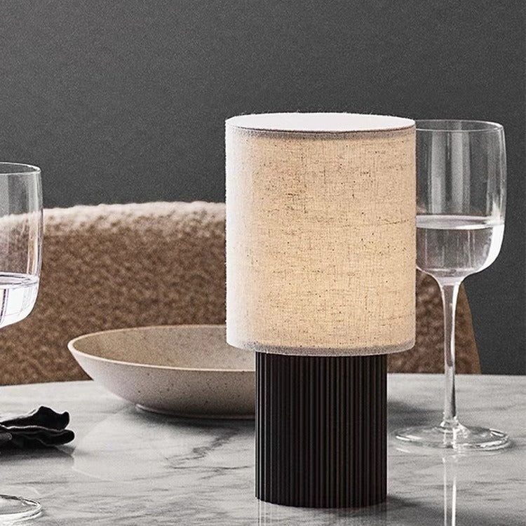 Lampada da Tavolo Ricaricabile Nordica - Atmosfera ed Eleganza Portatile