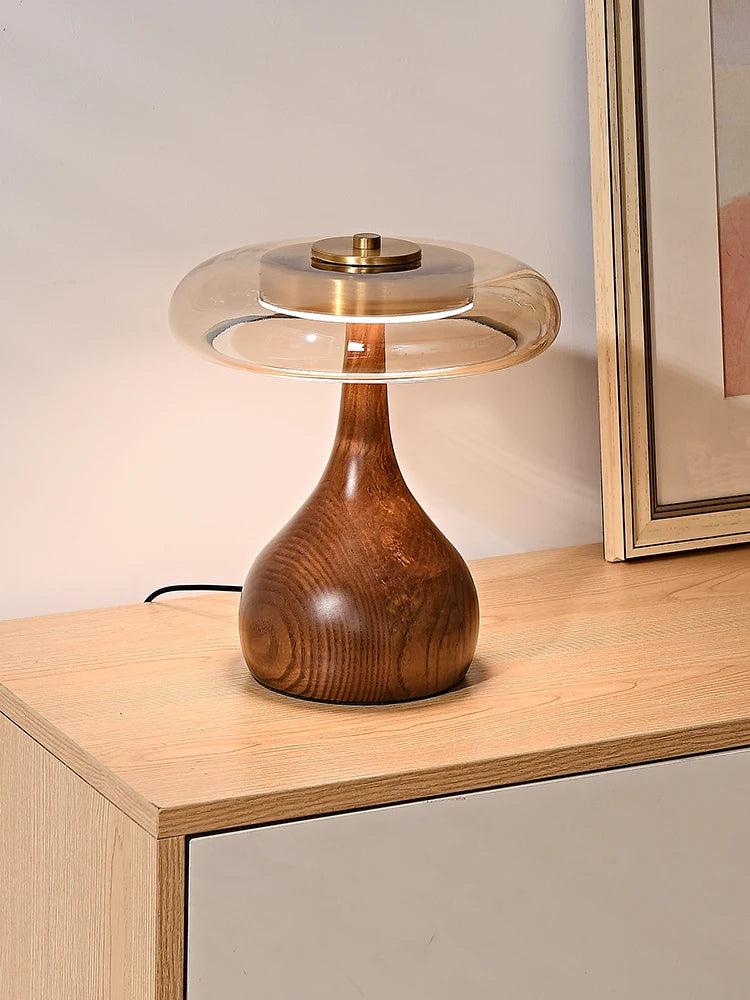 Lampada da Tavolo in Vetro e Noce - Eleganza e Raffinatezza per Ogni Ambiente