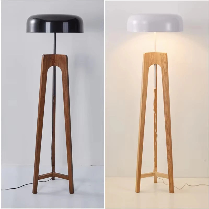 Eleganza Retrò con Lampada da Terra in Legno Massello